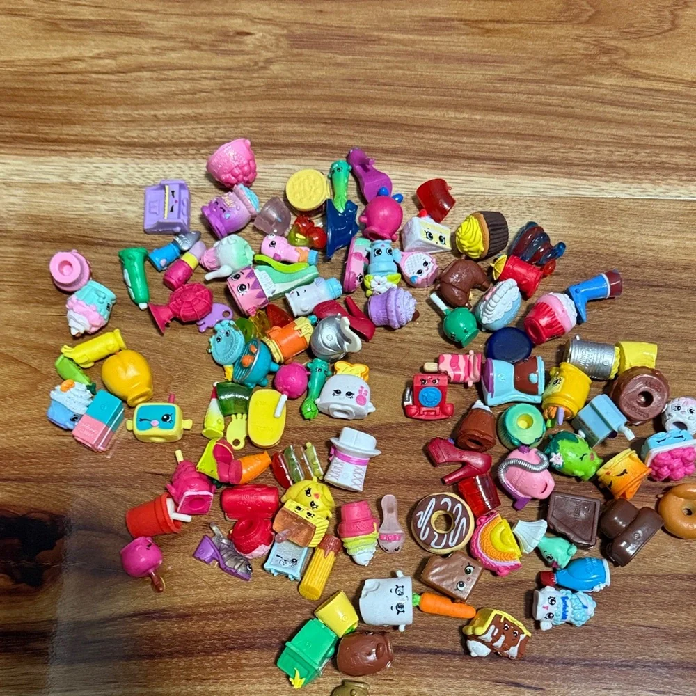 Shopkins large bag Colorful Miniature Toy Set for Kids - Picture 1 of 1